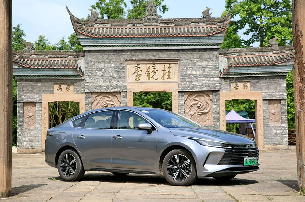 往返400km，除了用车成本低，这辆驱逐舰05有纯电车的动态表现