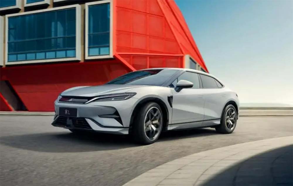 “最美猎装SUV”对比“网红轿跑”，宋L与SU7你选谁？