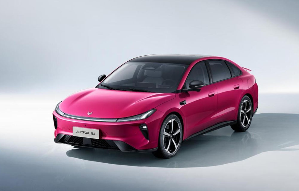 极狐S3预售6.48万起，99秒换电，百公里电耗≤11kWh