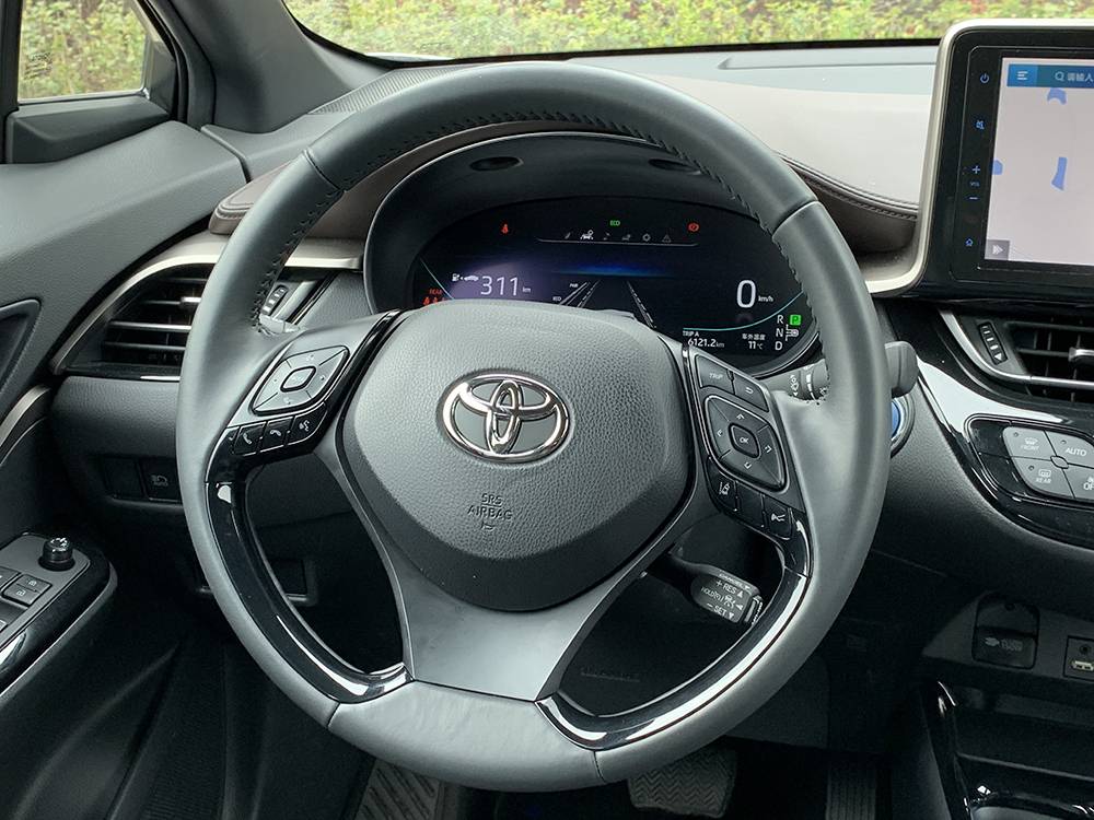 试驾广汽丰田C-HR EV，油改电，20多万值不值？