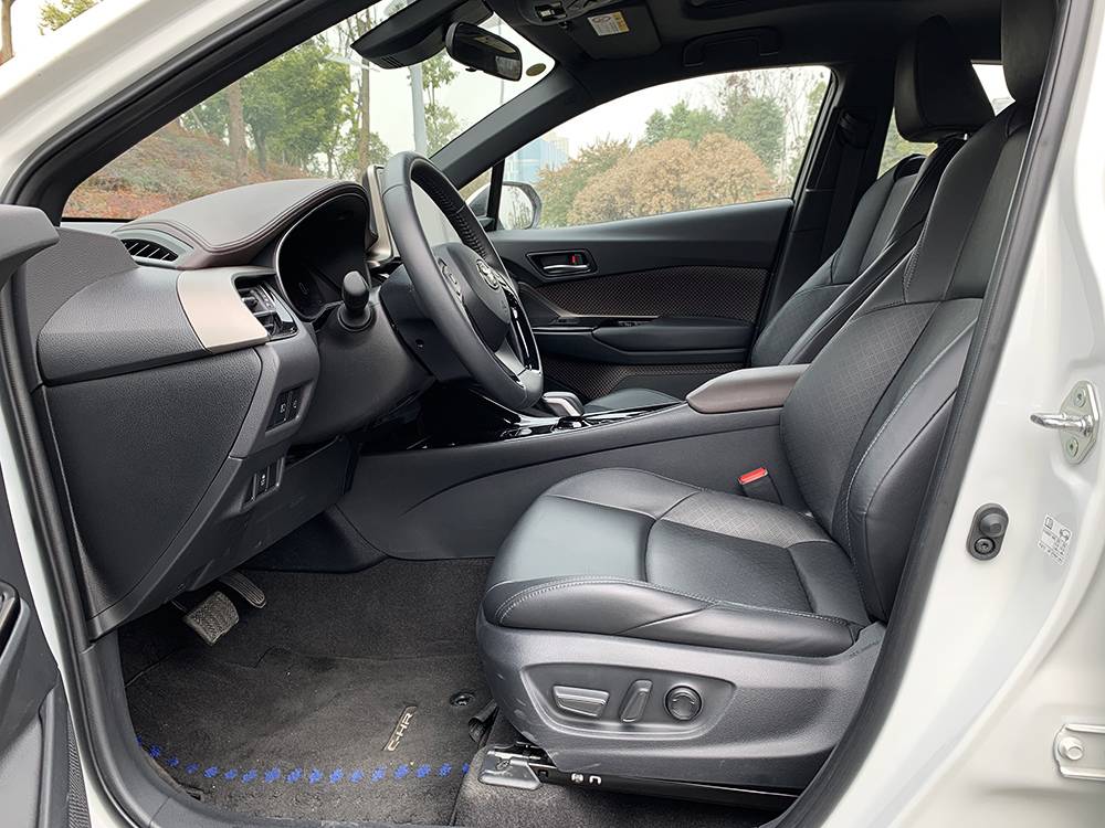 试驾广汽丰田C-HR EV，油改电，20多万值不值？