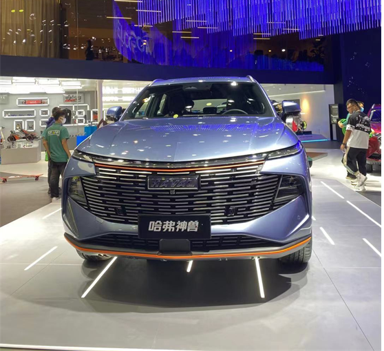 实拍哈弗神兽 ,造型比车名犀利,满油续航1000km