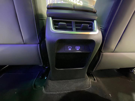实拍哈弗神兽 ,造型比车名犀利,满油续航1000km