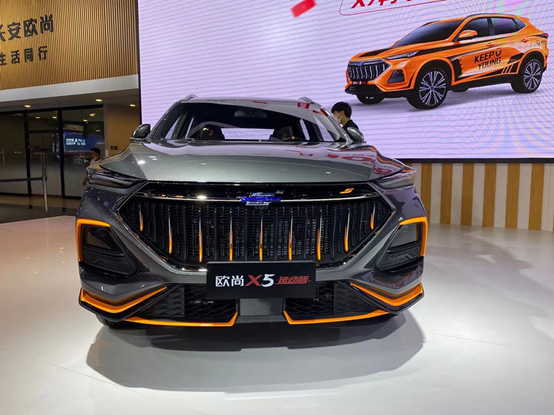 实拍长安欧尚X5运动版,怎么夸张怎么来,回头率稳了