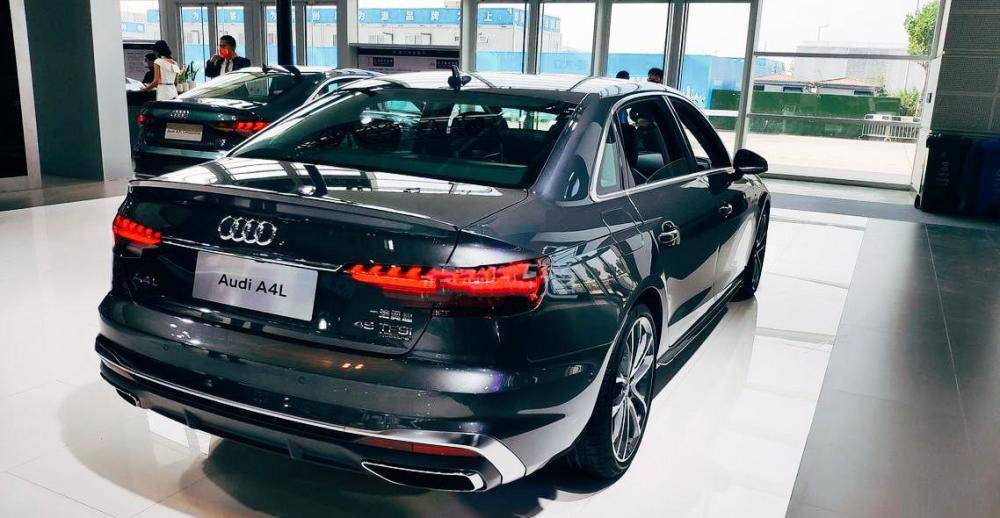 说奥迪保守的,看看2022款A4L,只看脸都有点小心动