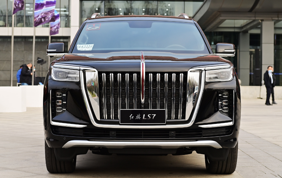 红旗顶级豪华SUV曝光,气势不输库里南,配4.0T V8+空气悬架