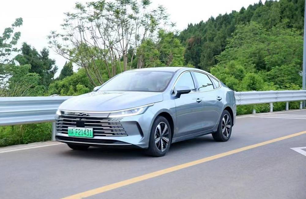 往返400km，除了用车成本低，这辆驱逐舰05有纯电车的动态表现